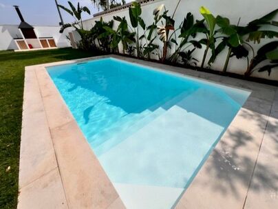 ELBE Floor Surface in Arctic White Motion